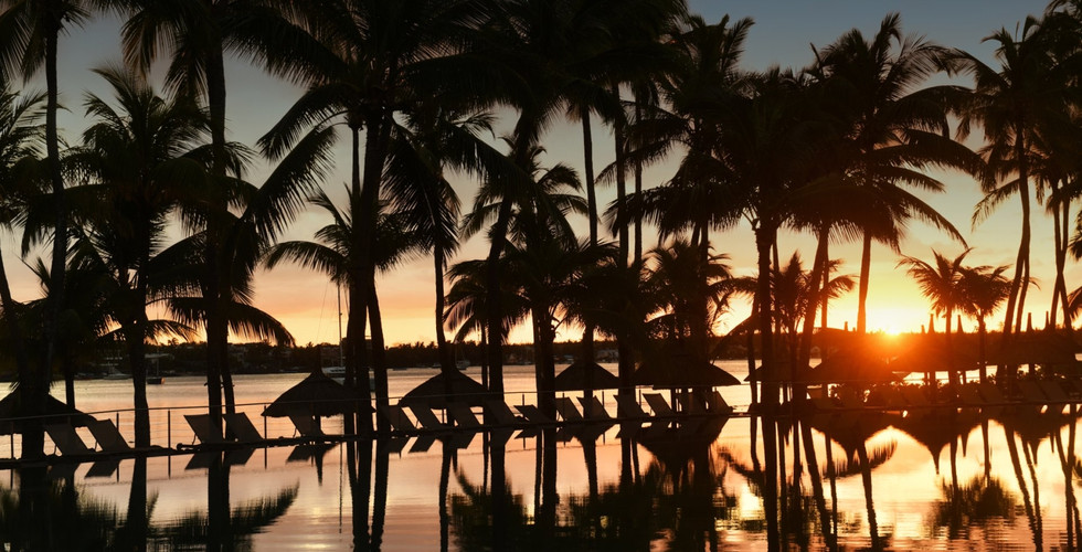 Mauricia Beachcomber - sunset