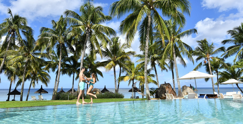 Victoria Beachcomber Resort & Spa - swimming pool