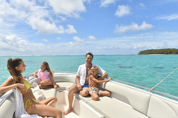 shandrani_family-boat-excursion.jpg