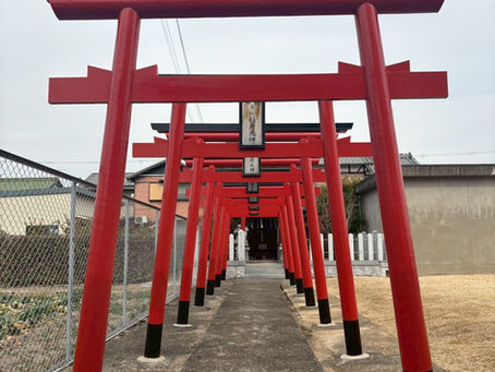 【加古川市】伝統を守る仕事。神社の「鳥居」を美しく塗り替えました