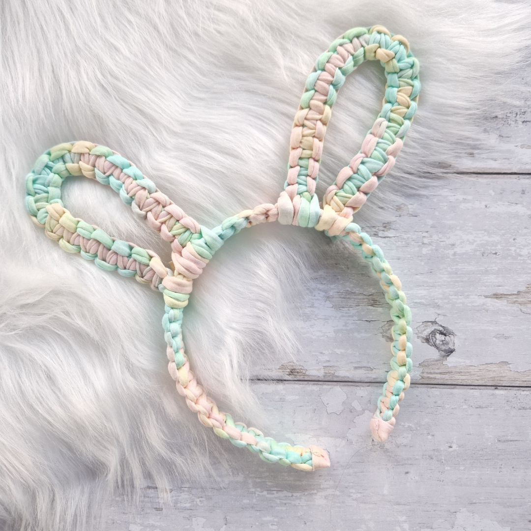 Macramé bunny headband