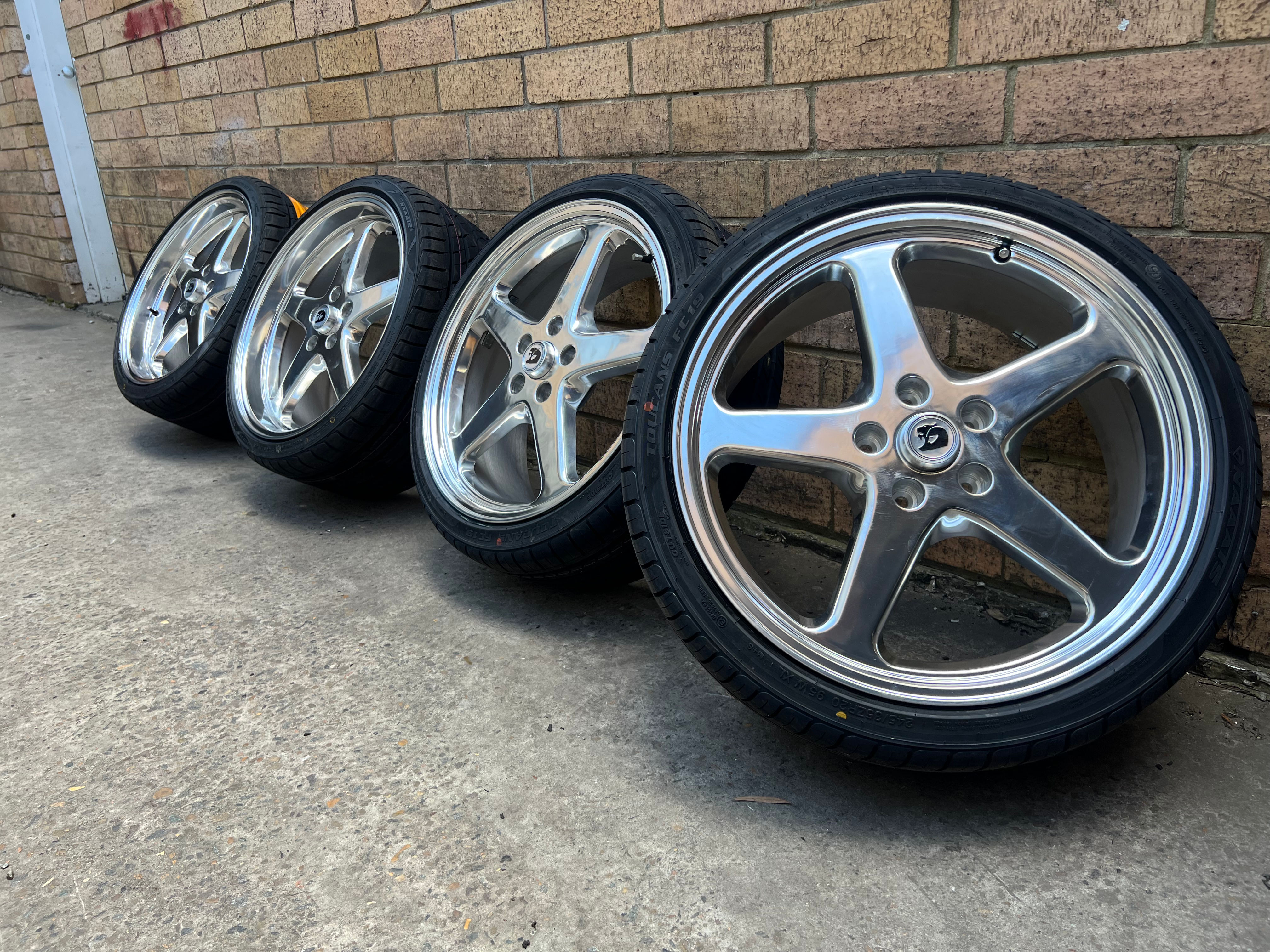 Holden Commodore 20 Inch Walky Staggered Wheels and Tyres