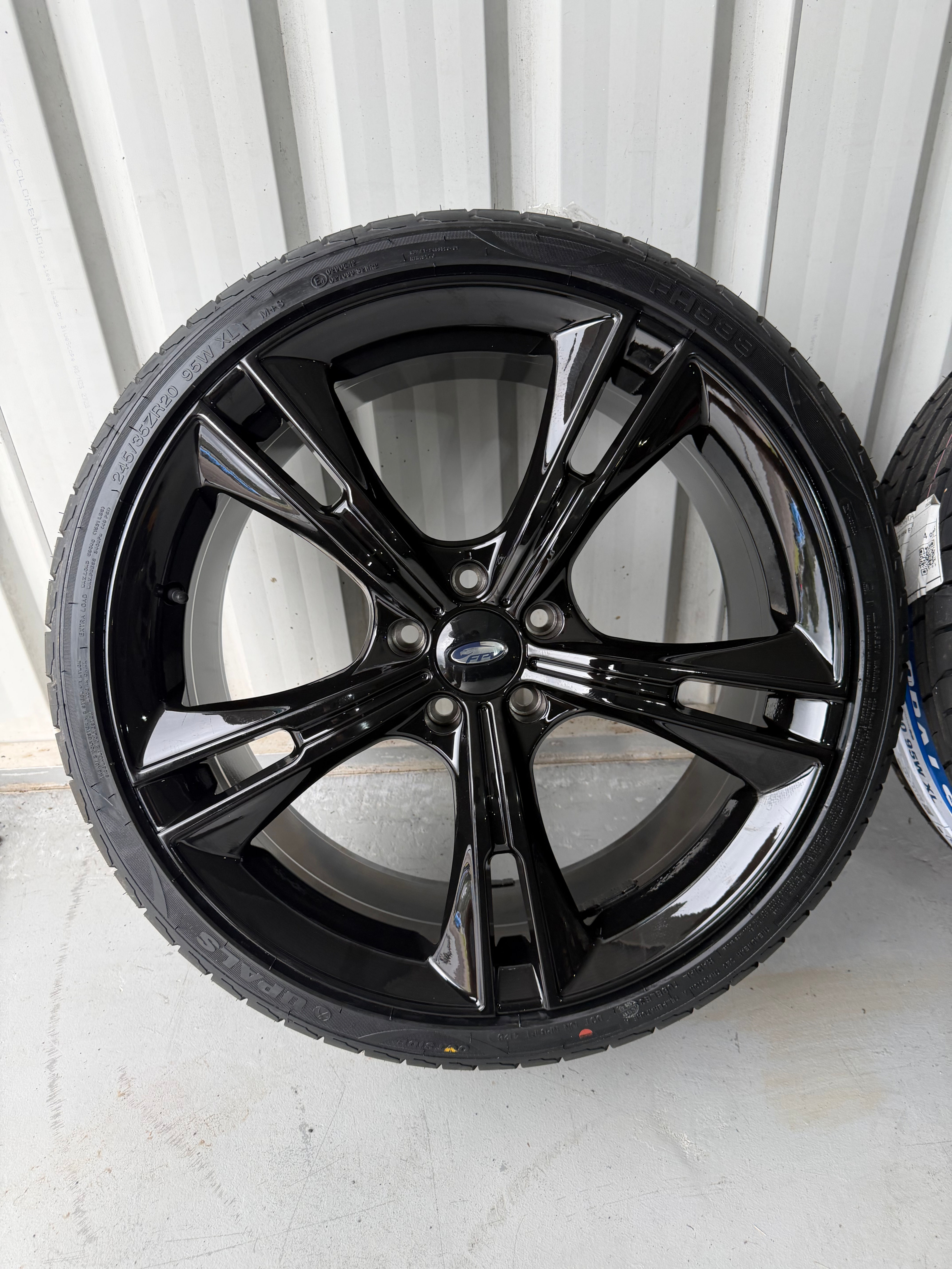 Brand New Ford Falcon 20 Inch Staggered wheels and Tyres