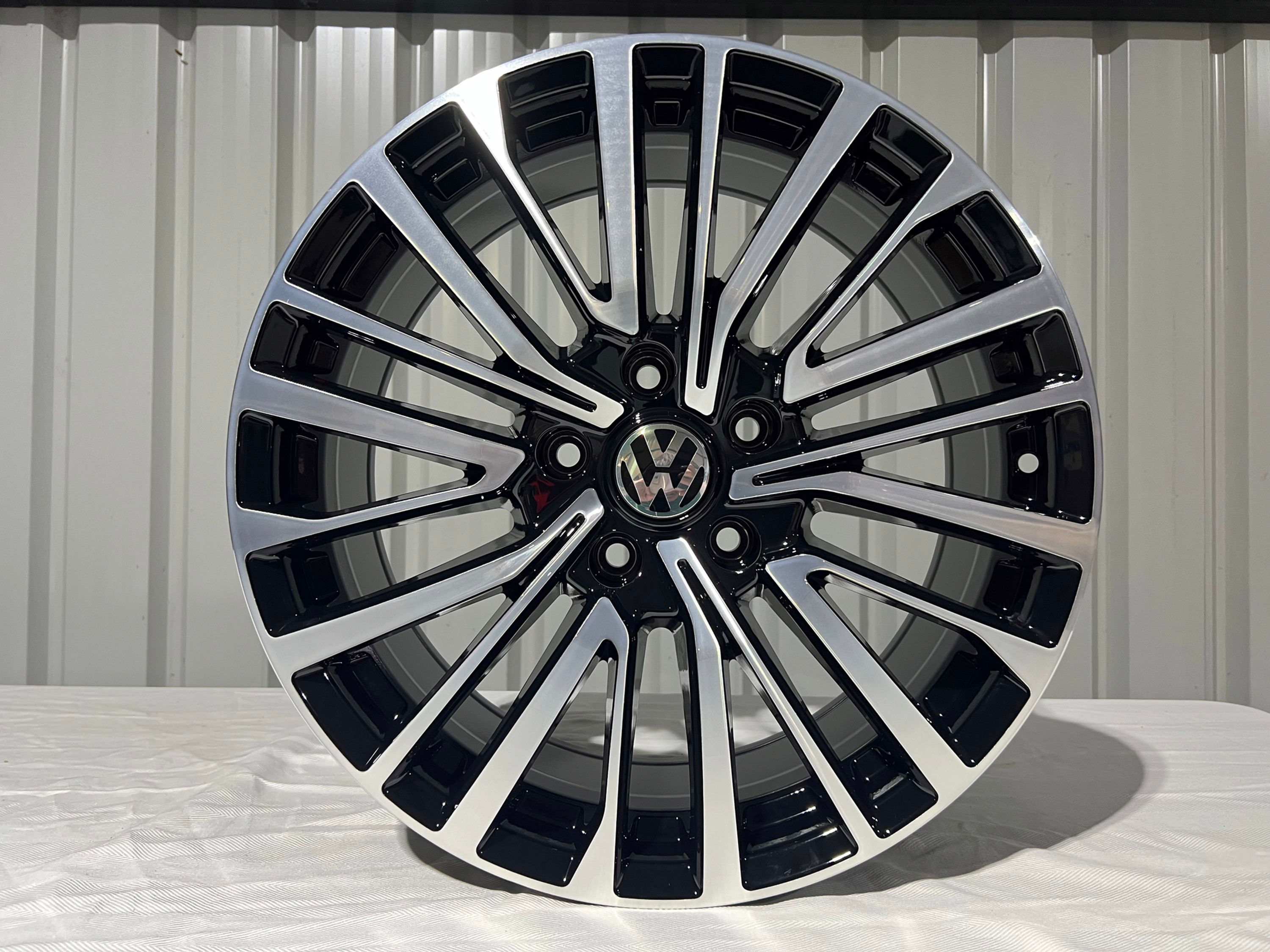AFTERMARKET SET OF 4 BRAND NEW ALLOY WHEELS TO FIT VW TRANSPORTER 18 INCH 