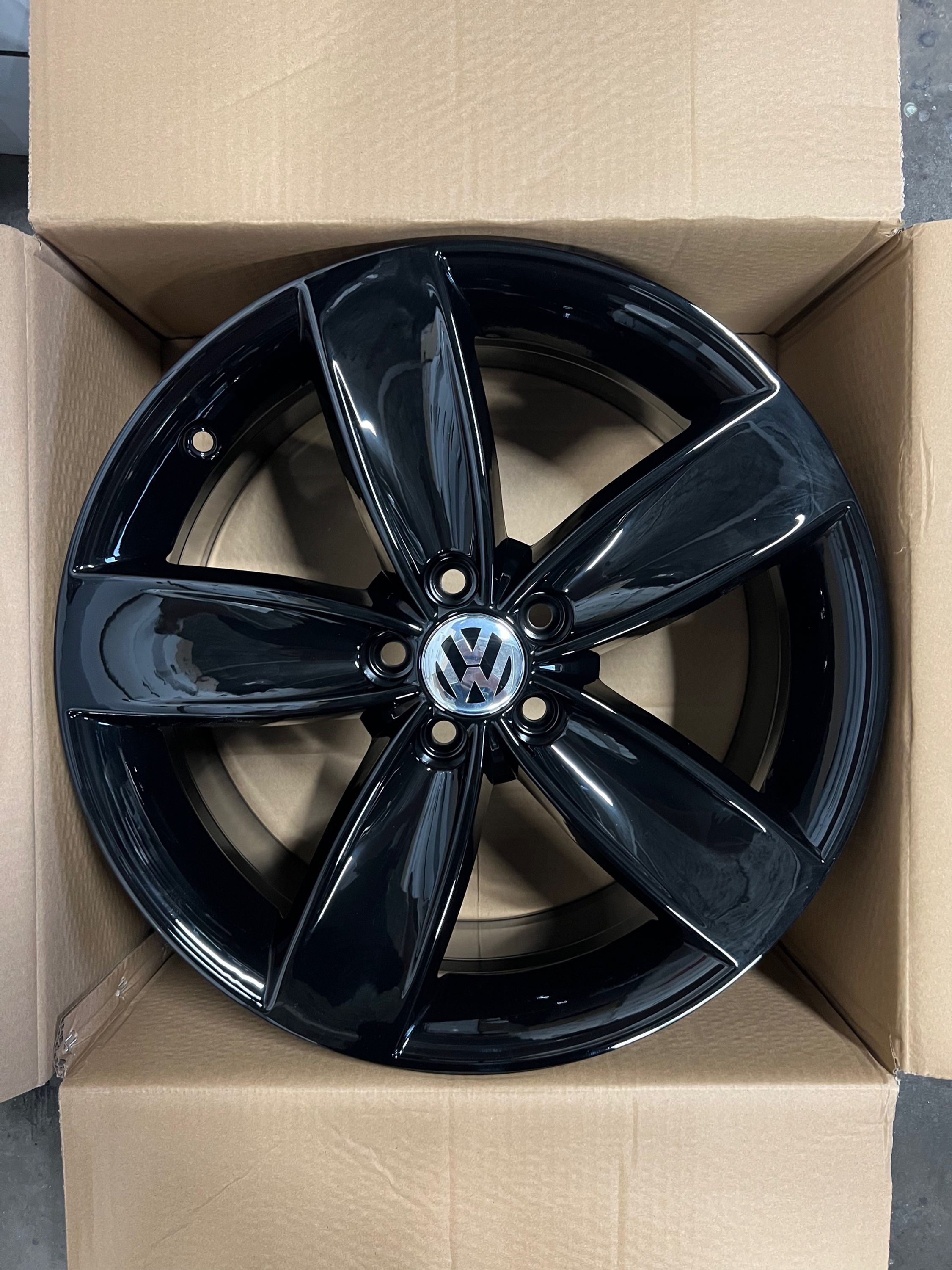 VOLKSWAGEN POLO 17 INCH BRAND NEW WHEELS IN GLOSS BLACK SET OF 4 