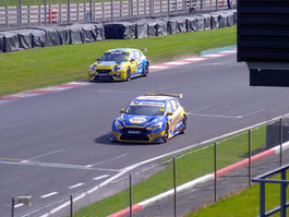 BTCC: Sutton bounces back win Race 2 at Oulton Park to retake championship lead
