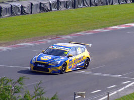 BTCC: Sutton wins under pressure from Ingram in an extraordinary opener