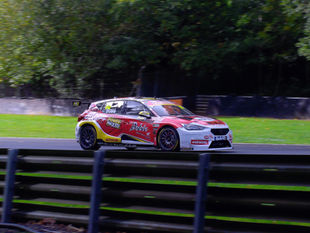 BTCC: Doble remains with PMR for 2026 Season