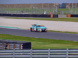 BTCC: Ingram takes his first win of the season in fight against Sutton at Thruxton