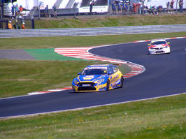 BTCC: Cammish wins in hard defence from rivals at Snetterton Race 1