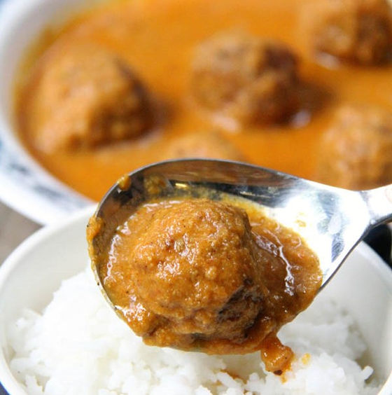 Cabbage kofta curry