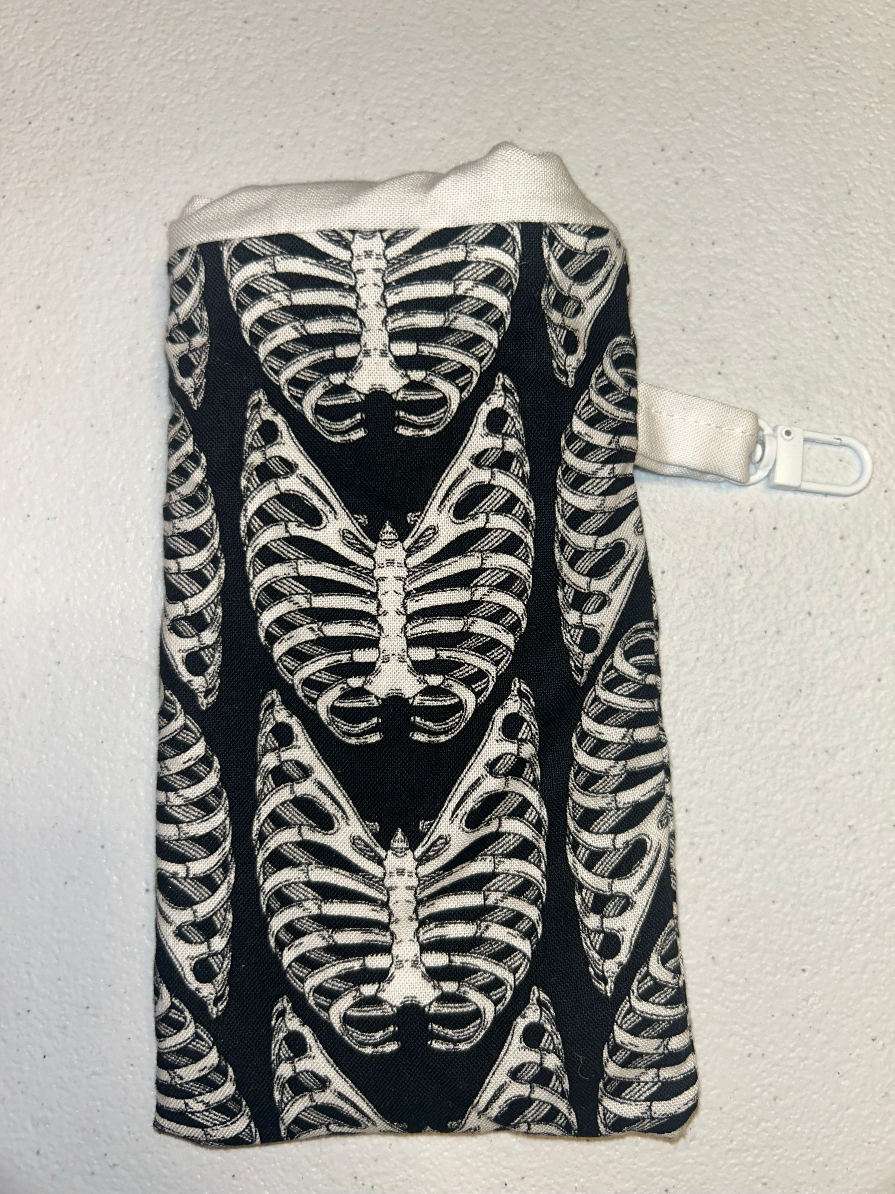Skeletons - Glasses Holder with white fixture