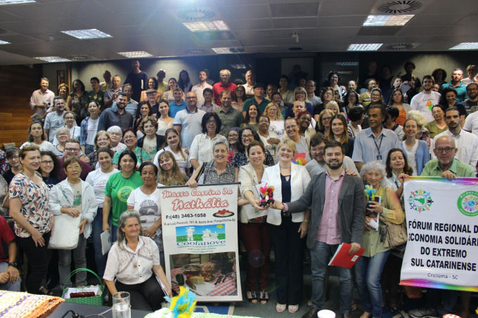 Audiência pública de Economia Solidária lota o Plenarinho em Florianópolis.