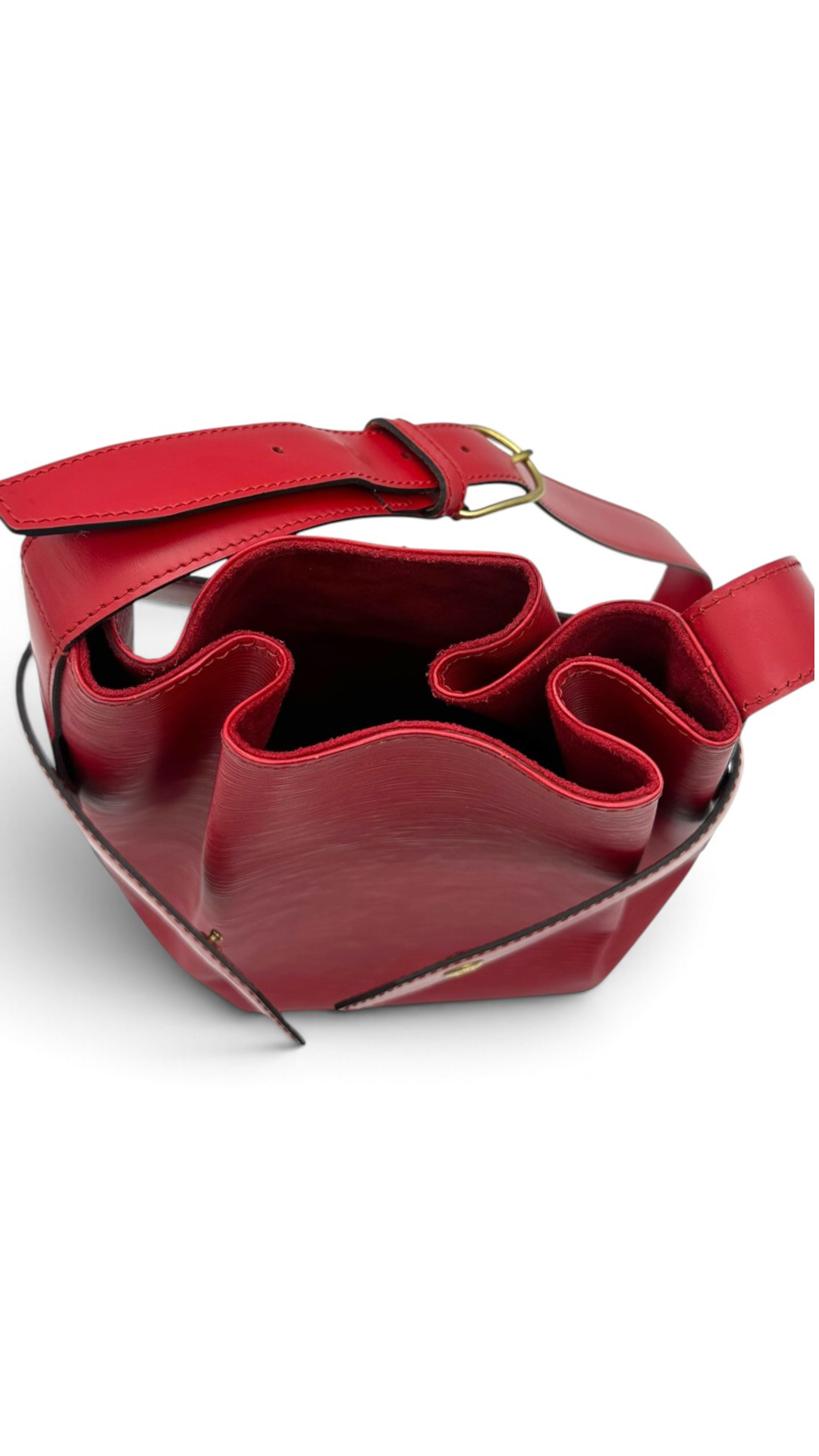 Louis Vuitton Petit Noe Epi Leather Bag in Red image 2