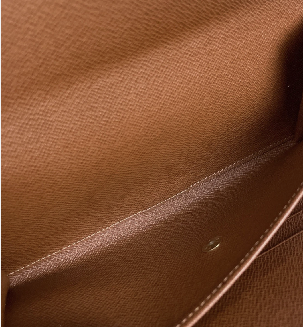 Louis Vuitton Zippy Wallet