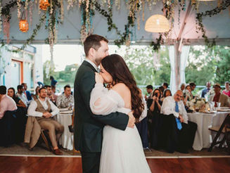 Top Wedding Lighting and Decor Trends 2024