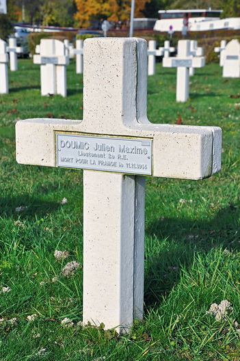 Sépulture_de_Max_Doumic,_à _Sillery_edite