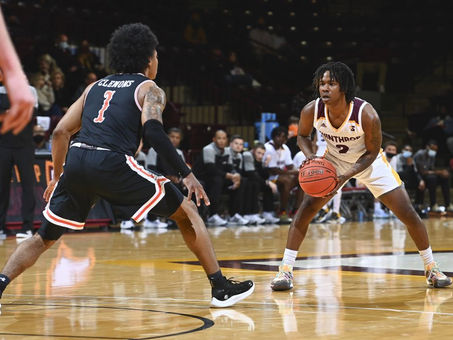 Ever Withstand: Winthrop bounces back from first-half struggles, turns away A&T