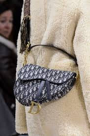 ภาพขนาดย่อ: CD007 :   DIOR Mini Oblique SADDLE
