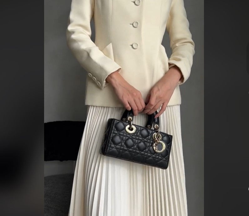 ภาพขนาดย่อ: CD051  :  DIOR Small LADY D JOY Black
