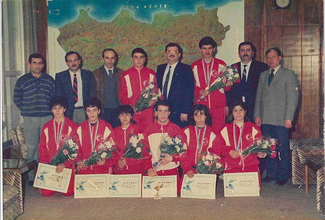 1988-Yunanistan Balkan rekor madalya.jpg