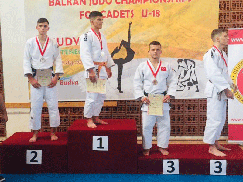 Emir Karakuş Balkan Kürsü - 2019.gif