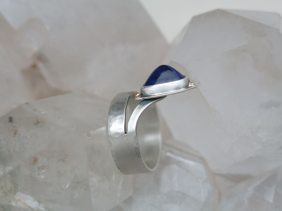 Thumbnail: Sugilite Shield of Light Ring