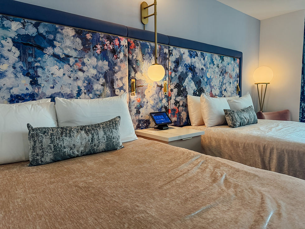 2 Queen - Club Level Theme Park Room, 2026