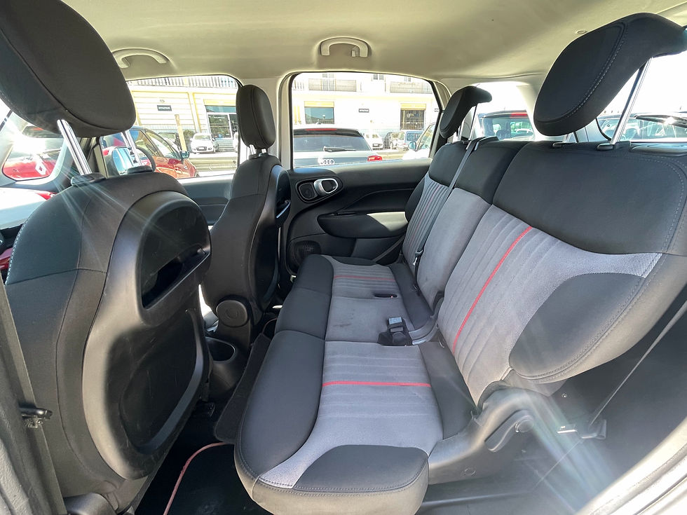 Miniatura: Fiat 500L 1.6 Multijet 120 CV Urban