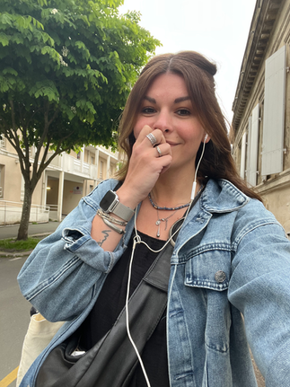 J’ai failli ne pas être hôtesse à cause de ma taille 42.