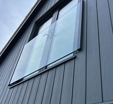 glass juliet vertical rails, skyforce juliet