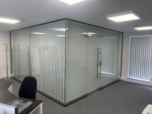 GLASS PARTITION