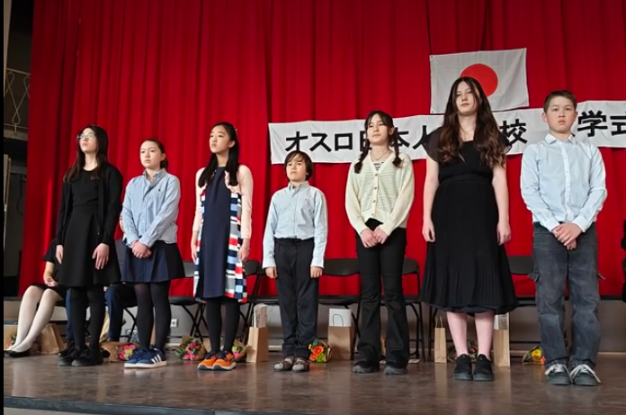 みんなまっすぐ前を向いて、普段あまり見せない真剣な表情で発表してくれました。