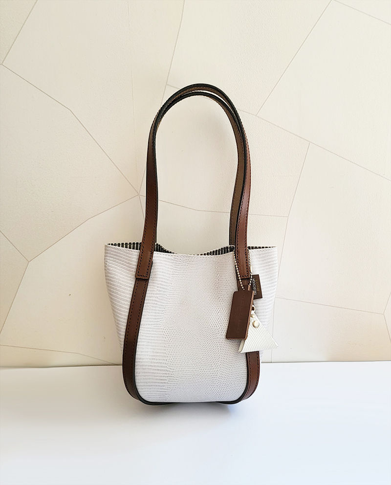 サムネイル： BUCKET(S) White