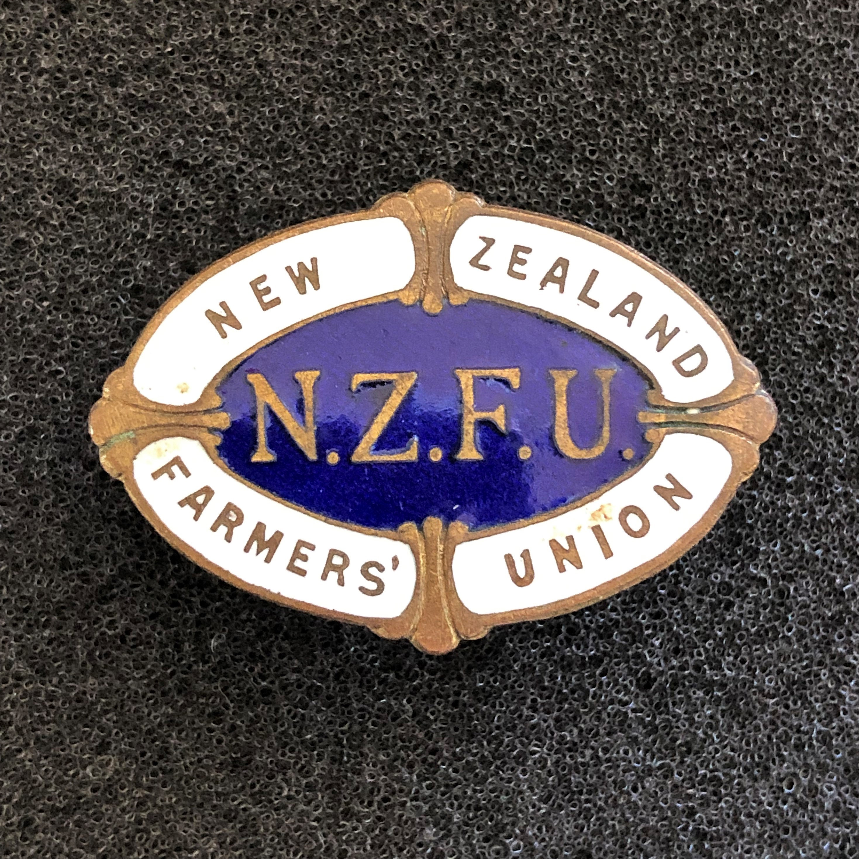 New Zealand Farmers' Union Lapel Badge micksmedals