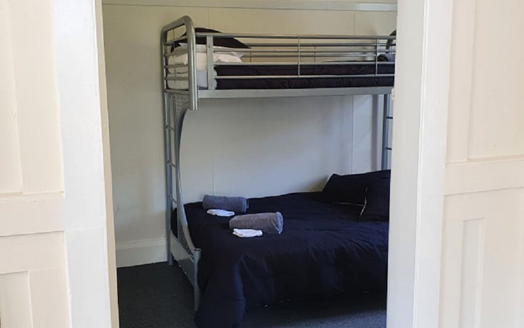 bed 2 2.jpg