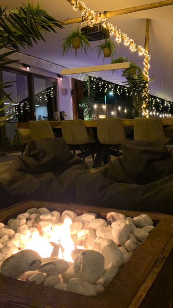 Gaskamvuur met zitzakken