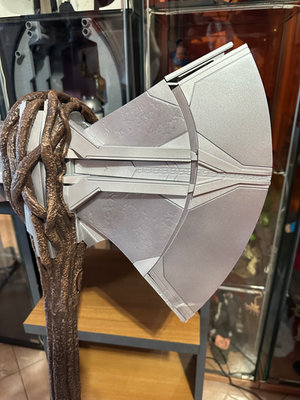 Hasbro Marvel Legends 1/1 Thor's Stormbreaker Electronic Axe - EX ESPOSTO – undefined 5