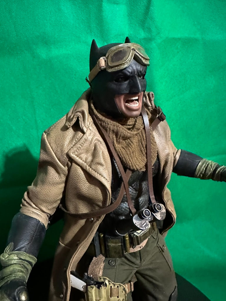 Thumbnail: HOT TOYS Batman v Superman Knightmare Batman 1/6 (Action Figure) EX ESPOSTO