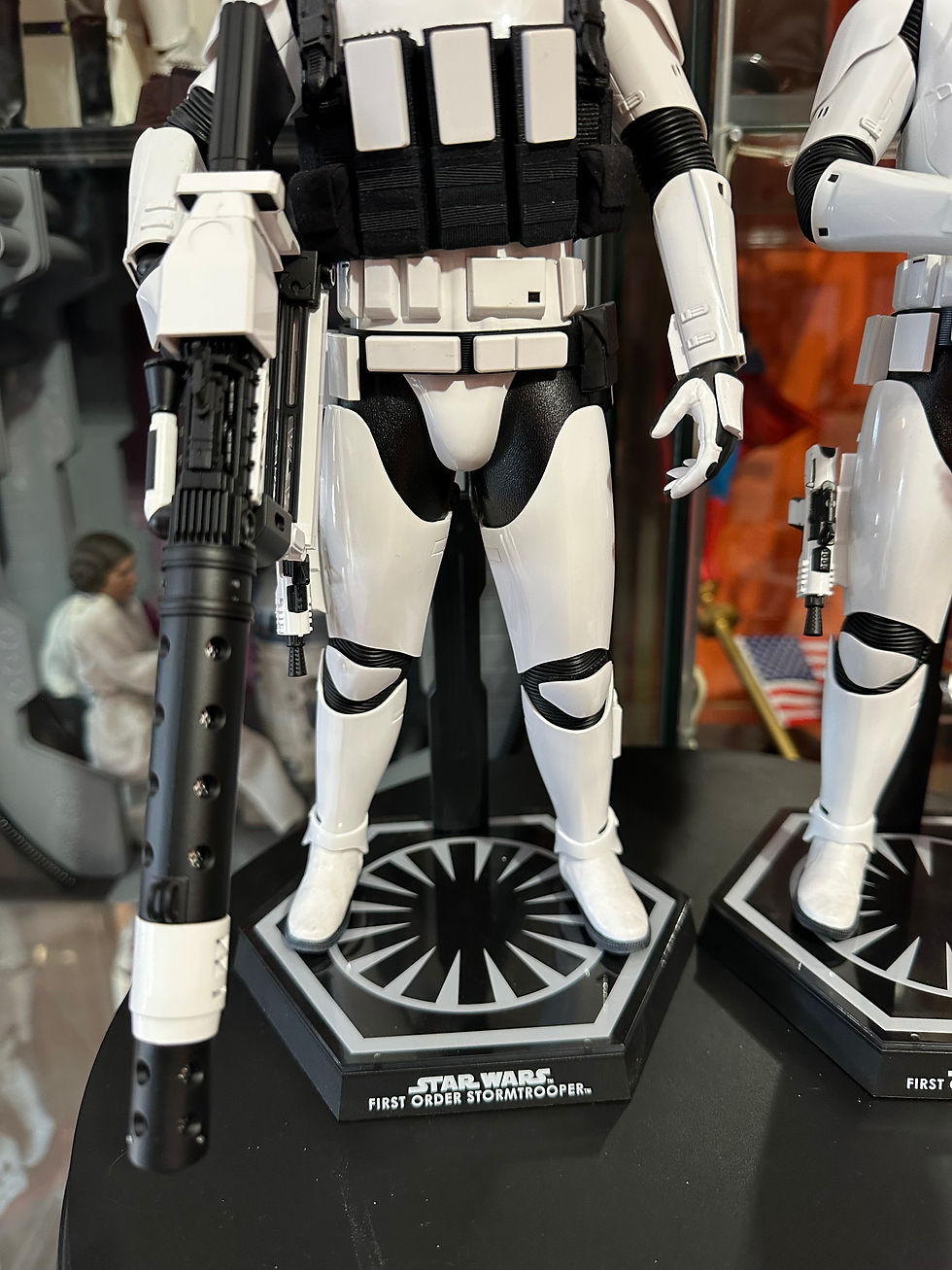 Thumbnail: Hot Toys Star Wars 1/6 First Order Stormtroopers 2-Pack - EX ESPOSTO