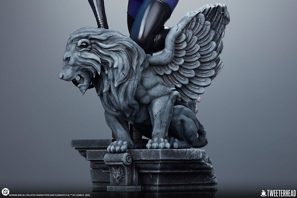 Miniatura: Tweeterhead DC Comics Maquette 1/4 Catwoman Purple Edition (Statua)