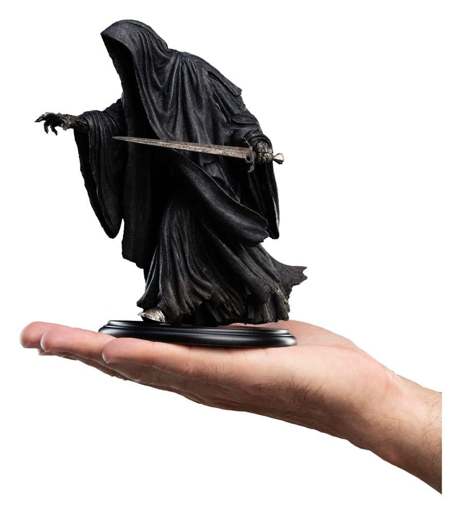 Thumbnail: Weta The Lord of the Rings Trilogy Mini Ringwraith at the Prancing Pony (Statua)