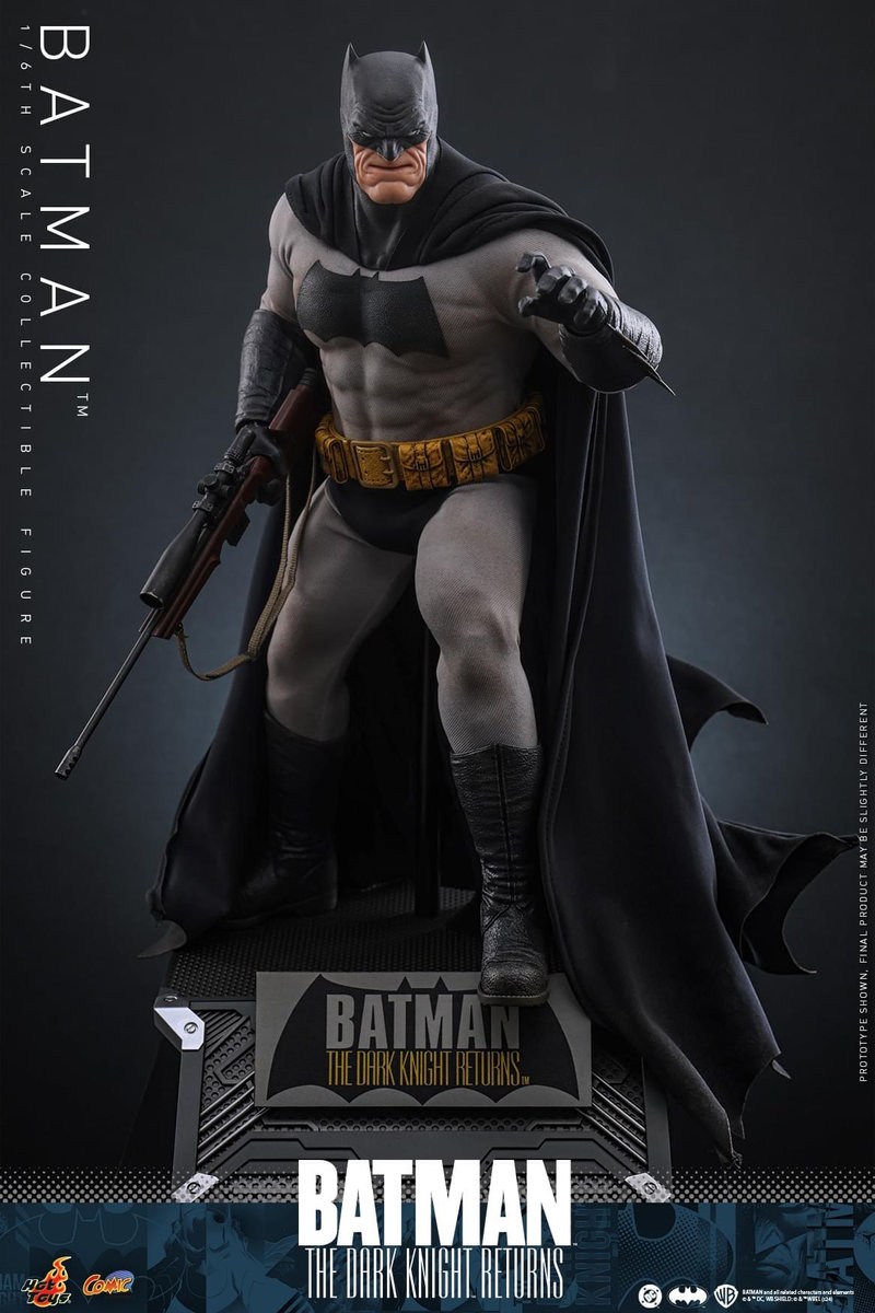 Hot Toys Batman: The Dark Knight Returns Comic 1/6 Batman (Action Figure)