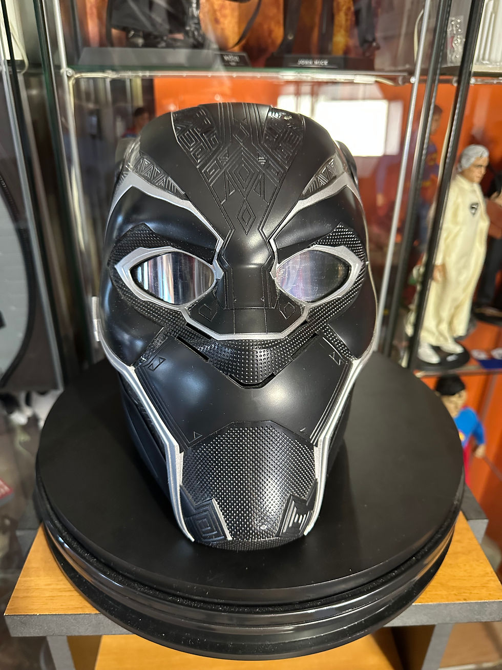 Miniatura: HASBRO	Marvel Legends Electronic Helmet Black Panther - EX ESPOSTO