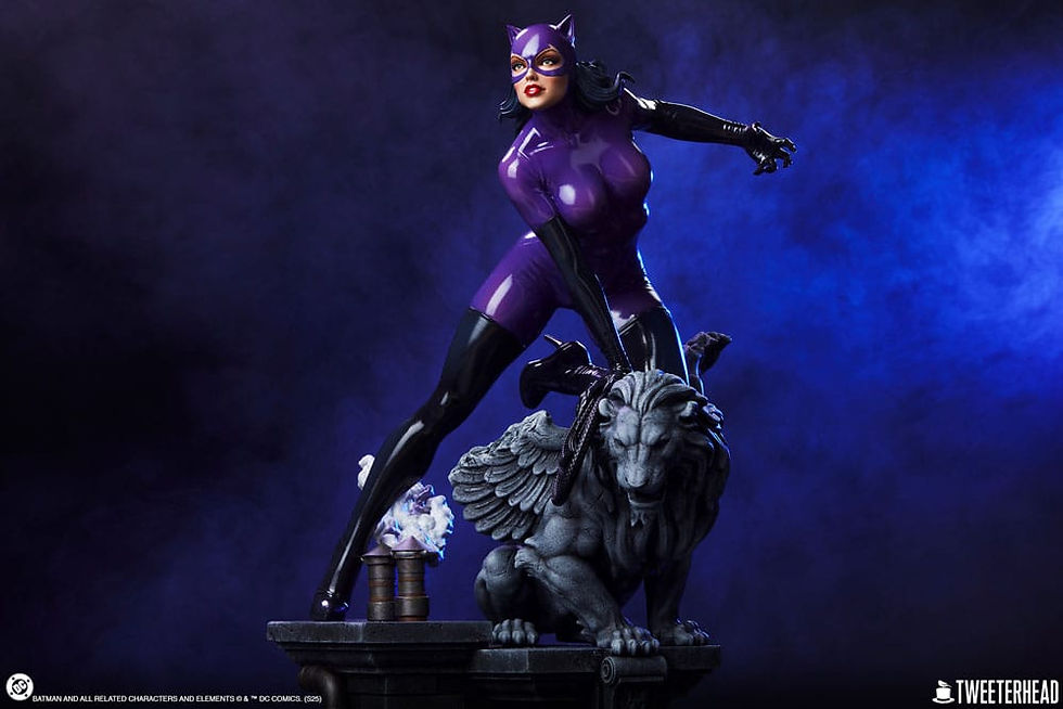 Miniatura: Tweeterhead DC Comics Maquette 1/4 Catwoman Purple Edition (Statua)