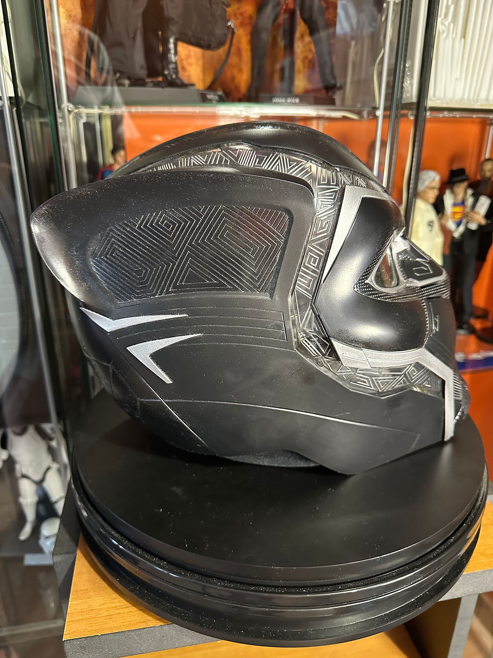 Miniatura: HASBRO	Marvel Legends Electronic Helmet Black Panther - EX ESPOSTO