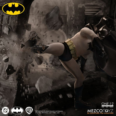 Mezco DC Comics 1/12 Batman: Year One (Action Figure) – undefined 8
