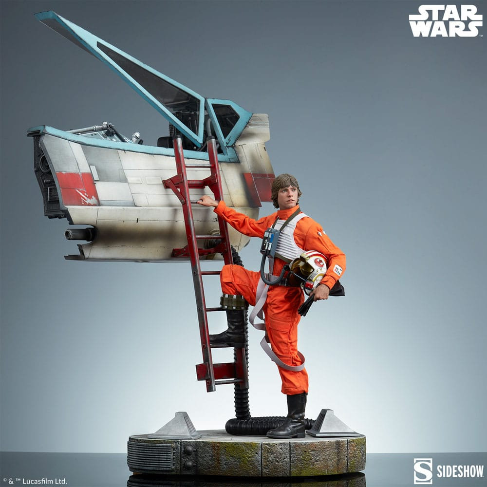 Sideshow Star Wars Premium Format Luke Skywalker & X-Wing: Red Five, Standing By