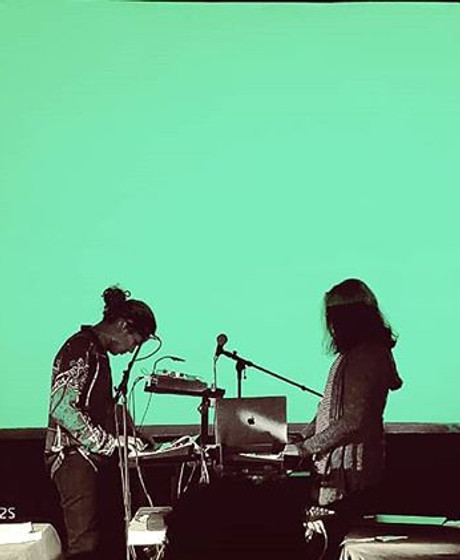 65966858_359363368076976_120966208056840