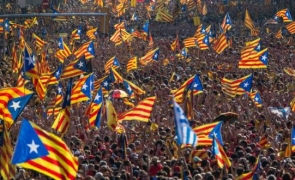 Noi ciocniri violente, la Barcelona, între protestatarii catalani şi poliţie